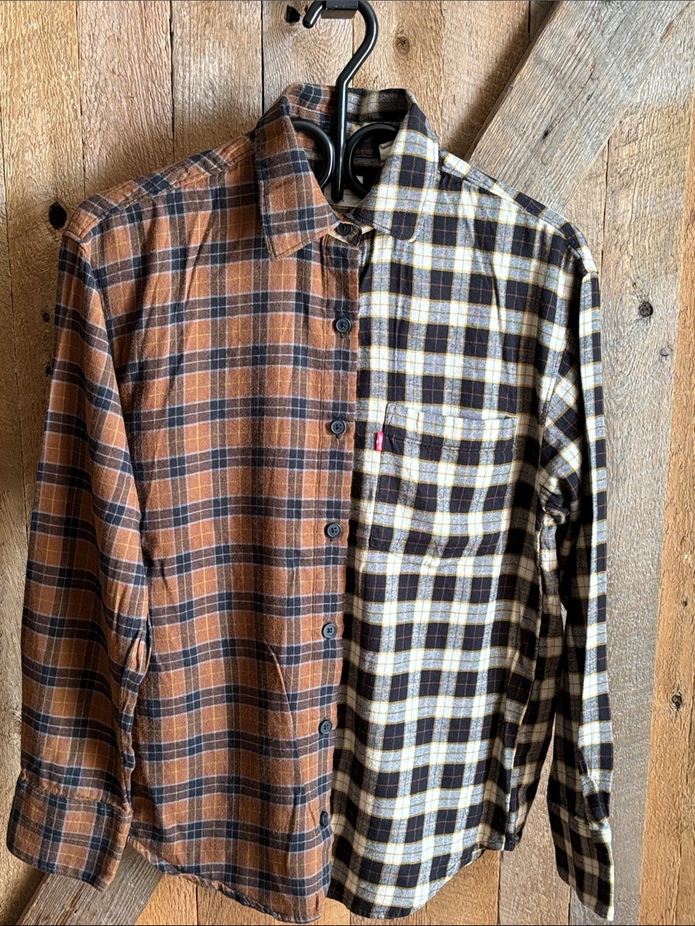 Levi’s button down shirt women’s S